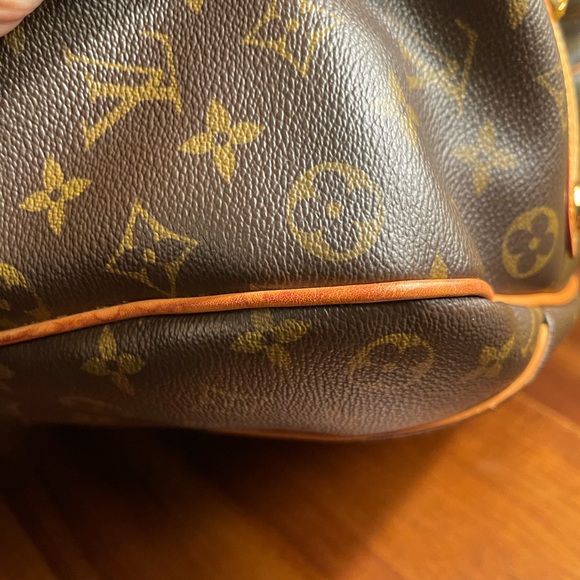 Authentic Louis Vuitton Monogram Galleria PM - Picture 6 of 16